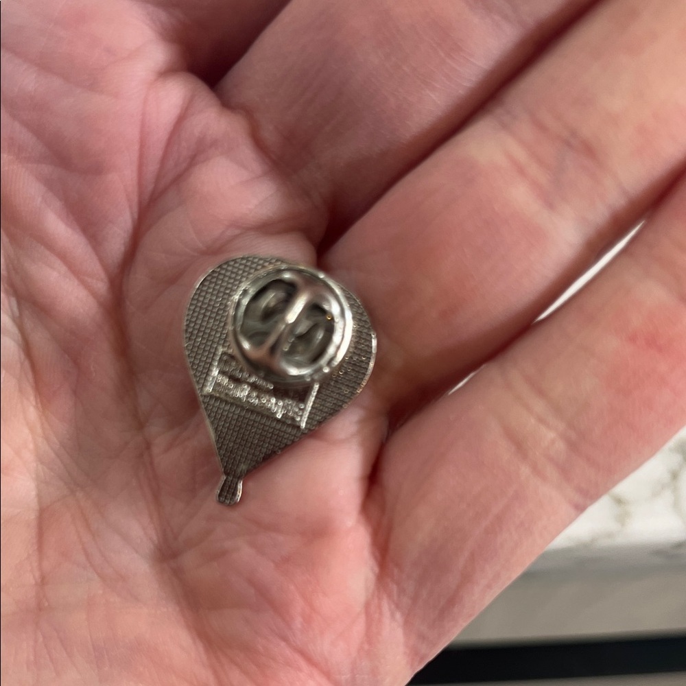Nebraska Hot Air Balloon Pin - Picture 3 of 3